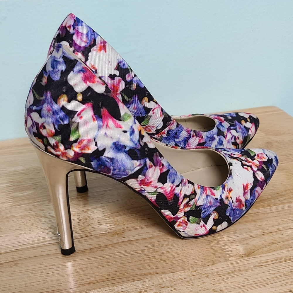 APT9 Pumps - Picture 4 of 9